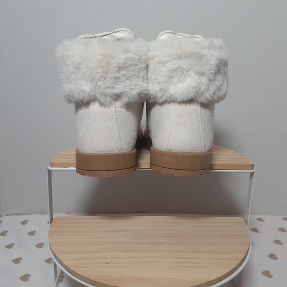 🔥3/$70 *NWOT* FabKids Girls Boots - Picture 3 of 7